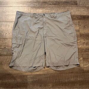Columbia Relaxed Shorts
Size: 48w X 11L
Color: gray Omni shade
Relaxed